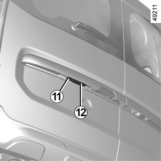 E-GUIDE.RENAULT.COM / Twingo-3 / Achten Sie auf Ihr Fahrzeug (Leuchten) /  RÜCKLEUCHTEN UND SEITENBLINKER: Lampenwechsel
